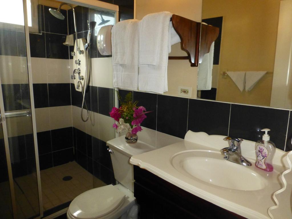 Guest House Villa Mishkan รันอเวย์เบย์ ห้อง รูปภาพ