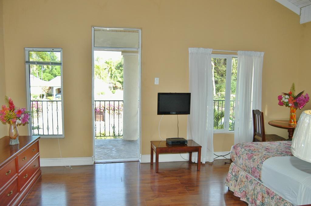 Guest House Villa Mishkan รันอเวย์เบย์ ห้อง รูปภาพ